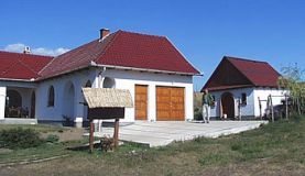 b_300_160_16777215_0___images_stories_szureti_felvonulas_gyongyospata4.jpeg